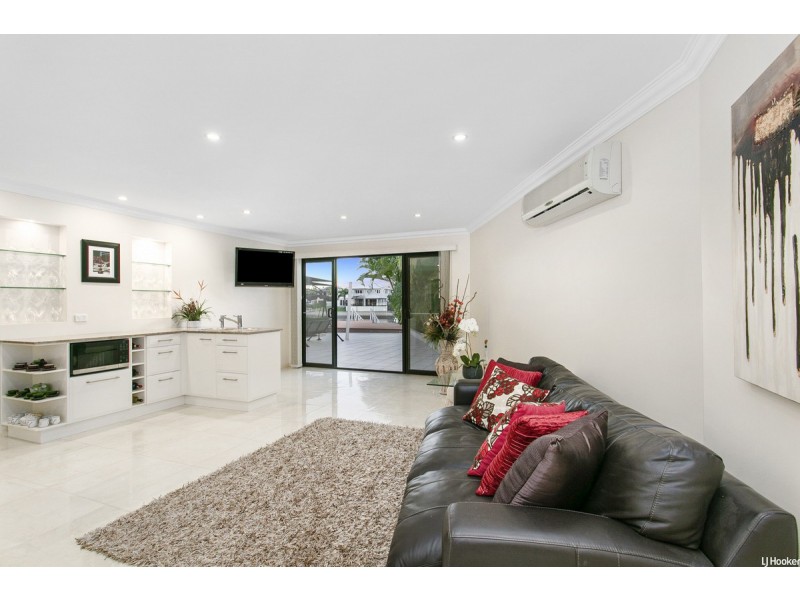 19 Defender Court, Newport QLD 4020