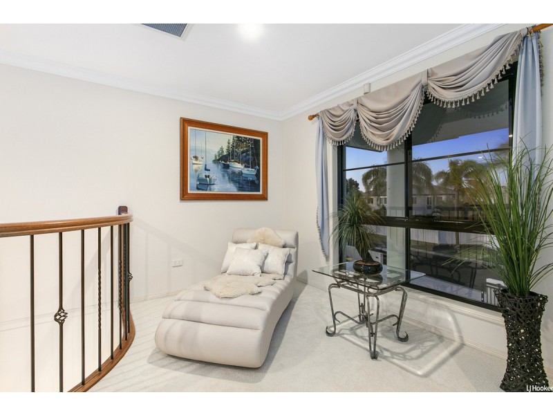 19 Defender Court, Newport QLD 4020