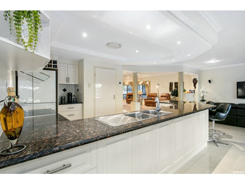 19 Defender Court, Newport QLD 4020