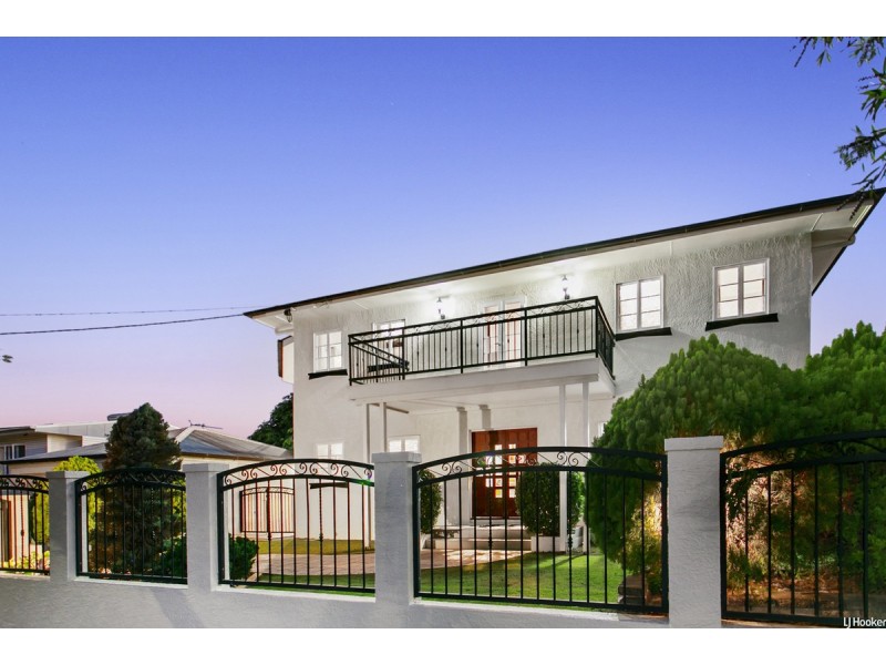 15 Bunton Street, Scarborough QLD 4020