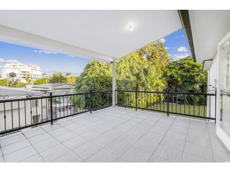 15 Bunton Street, Scarborough QLD 4020