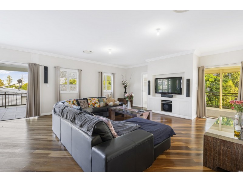 15 Bunton Street, Scarborough QLD 4020