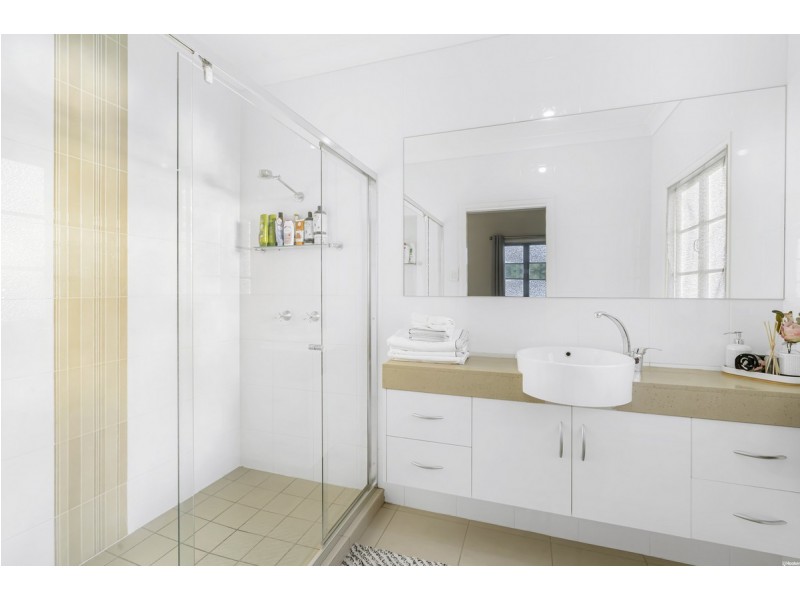 15 Bunton Street, Scarborough QLD 4020
