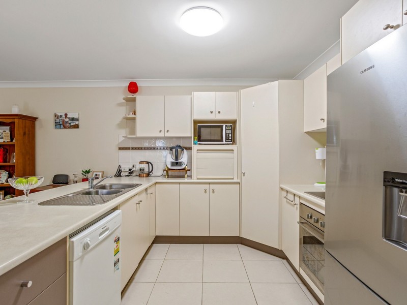 1/8 Lady Bowen Parade, Rothwell QLD 4022