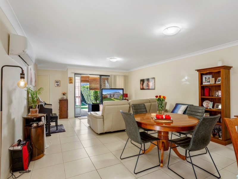 1/8 Lady Bowen Parade, Rothwell QLD 4022