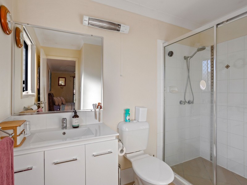 1/8 Lady Bowen Parade, Rothwell QLD 4022