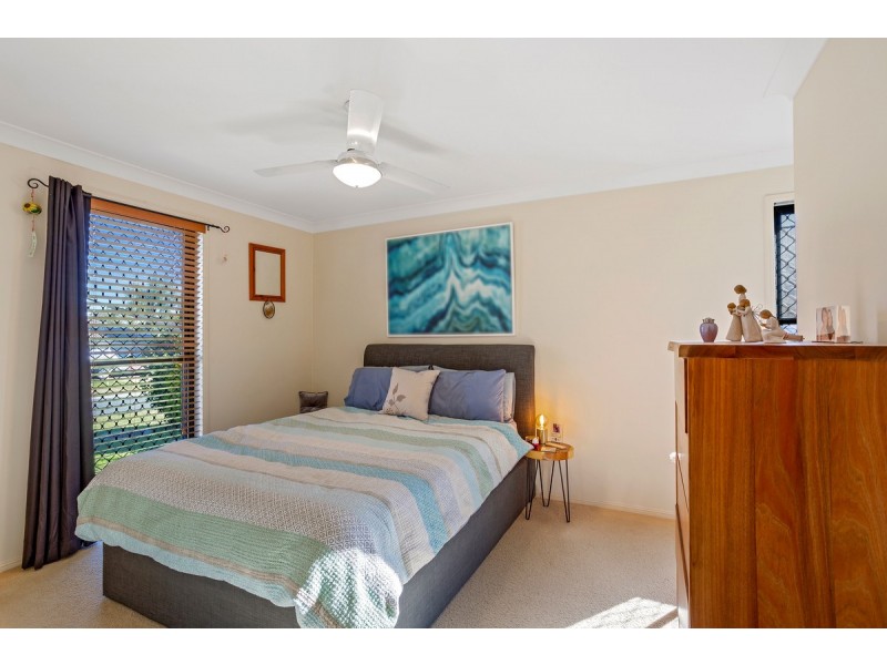 1/8 Lady Bowen Parade, Rothwell QLD 4022