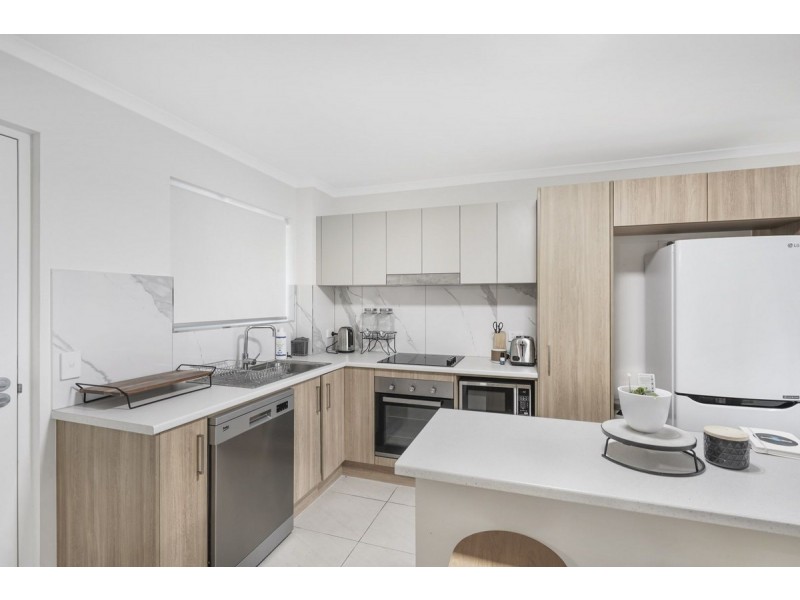 323/27 Webster Road, Deception Bay QLD 4508