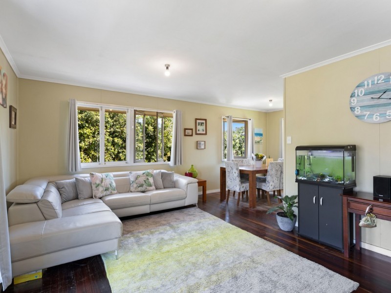 25 Pownall Crescent, Margate QLD 4019