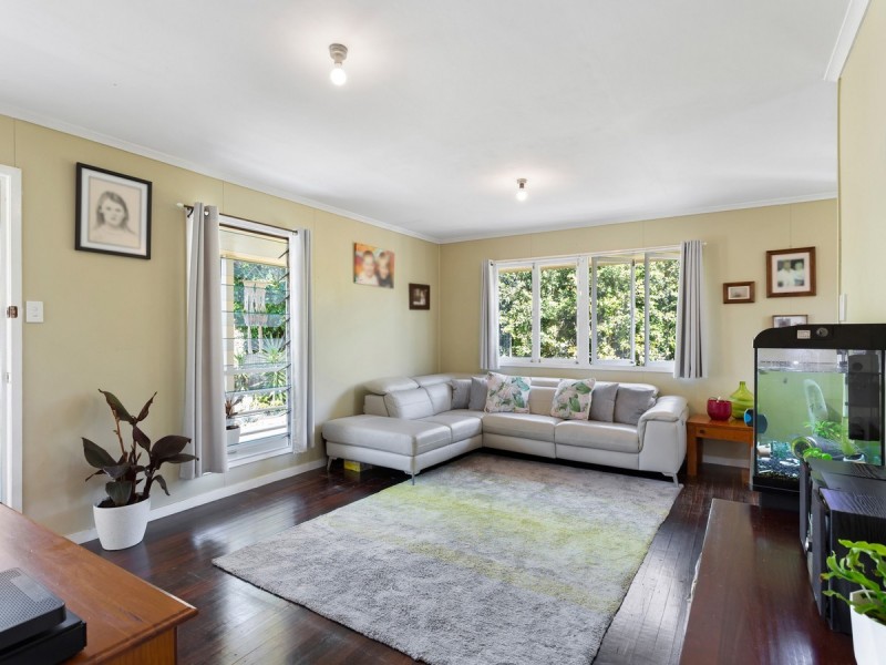 25 Pownall Crescent, Margate QLD 4019