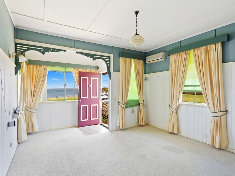 98 Hornibrook Esplanade, Clontarf QLD 4019