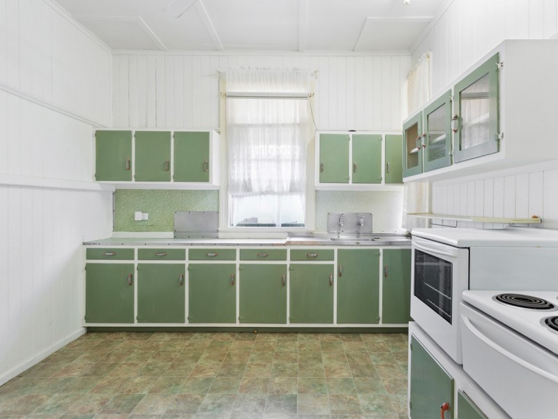 98 Hornibrook Esplanade, Clontarf QLD 4019