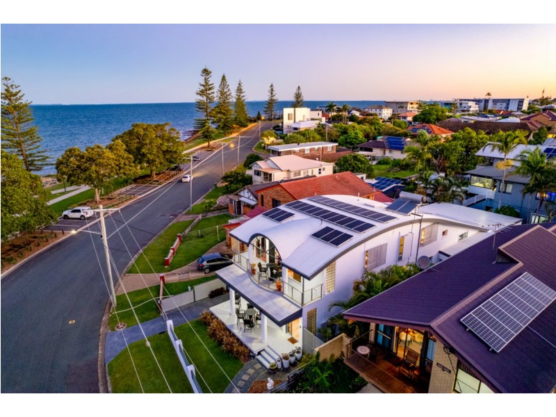 21 Kennedy Esplanade, Scarborough QLD 4020