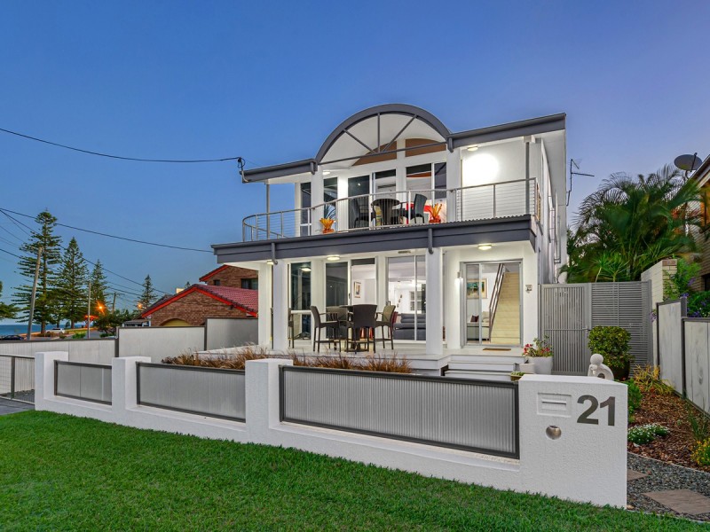 21 Kennedy Esplanade, Scarborough QLD 4020
