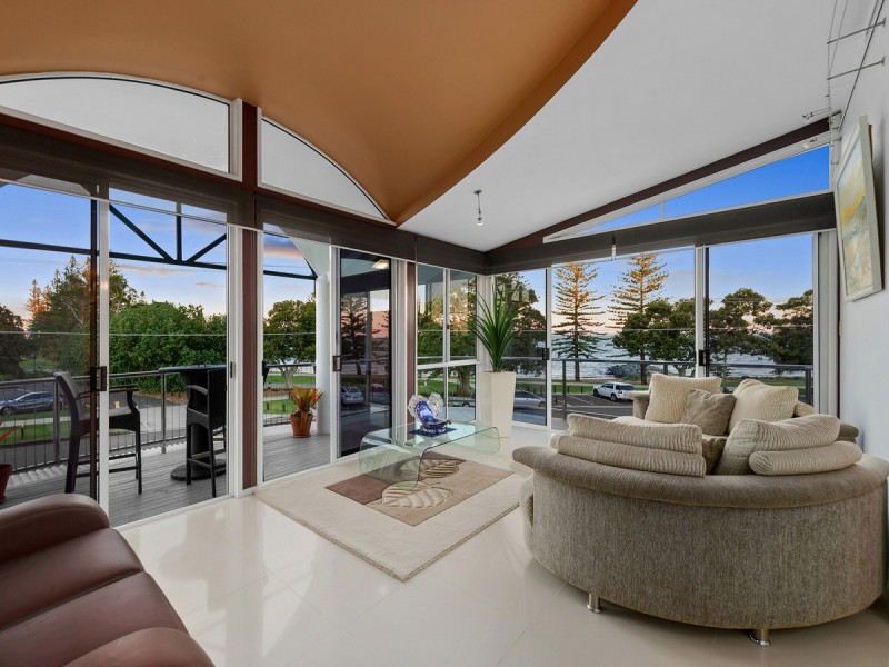 21 Kennedy Esplanade, Scarborough QLD 4020