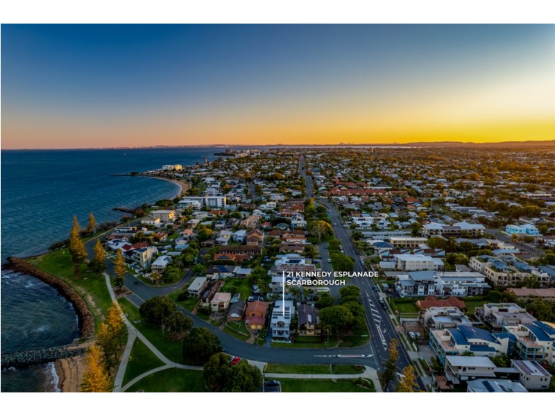 21 Kennedy Esplanade, Scarborough QLD 4020