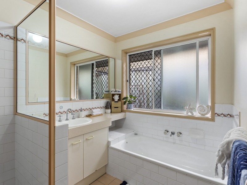 6 Duchess Street, Clontarf QLD 4019