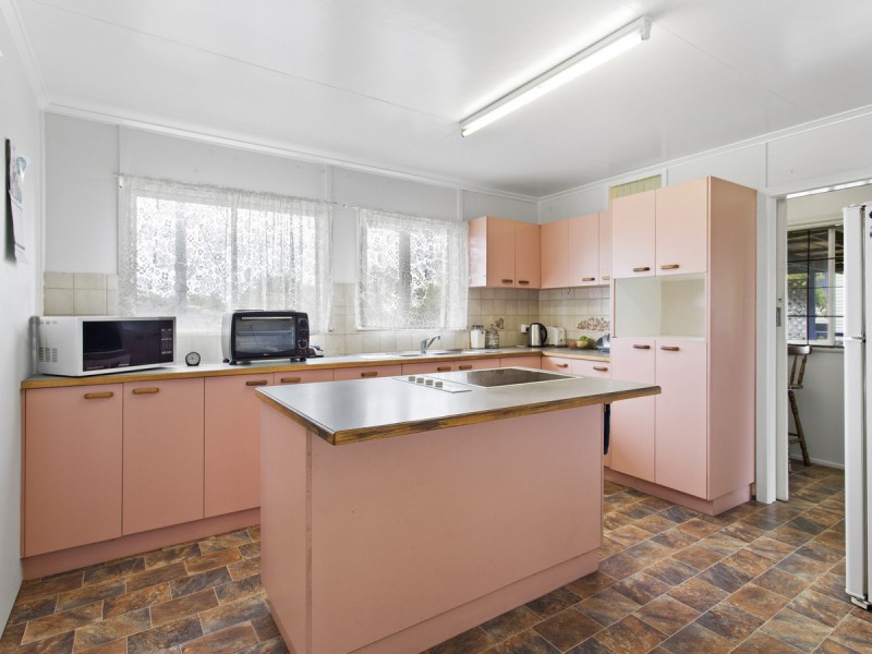 43 Ella Street, Redcliffe QLD 4020