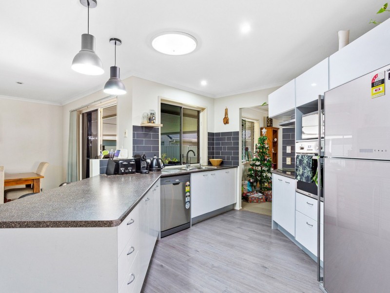 4 Breakwater Court, Deception Bay QLD 4508