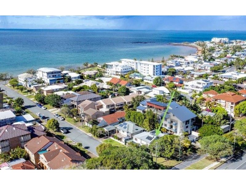 20 Landsborough Avenue, Scarborough QLD 4020