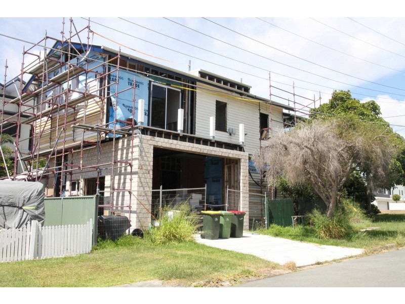 20 Landsborough Avenue, Scarborough QLD 4020