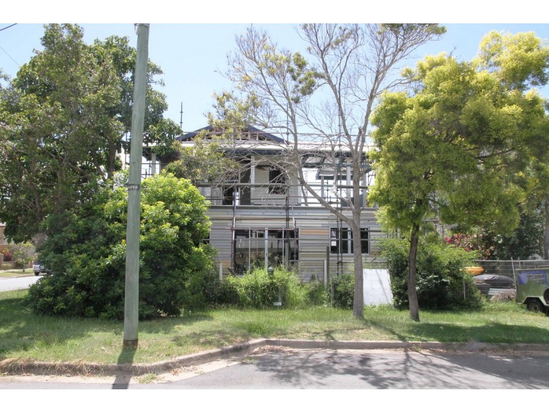 20 Landsborough Avenue, Scarborough QLD 4020