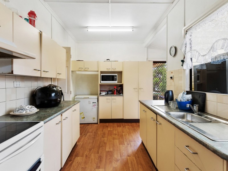 68 Georgina Street, Woody Point QLD 4019