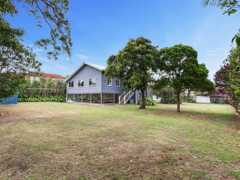 9 Osbourne Street, Scarborough QLD 4020