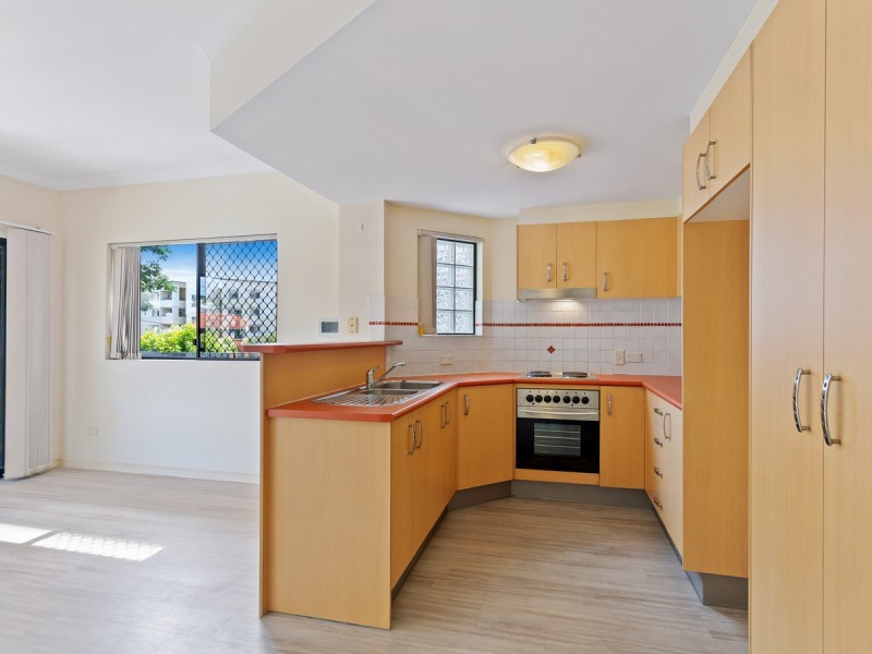 6/2-4 Henry Street, Redcliffe QLD 4020