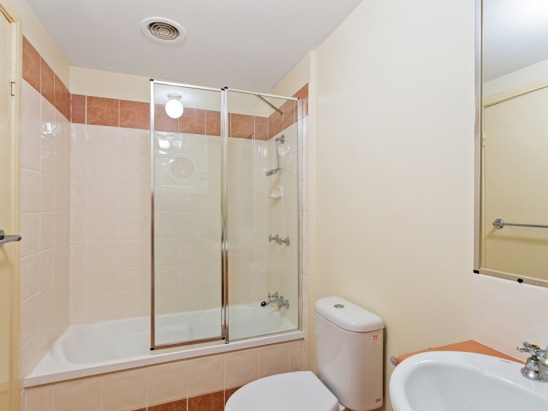 6/2-4 Henry Street, Redcliffe QLD 4020