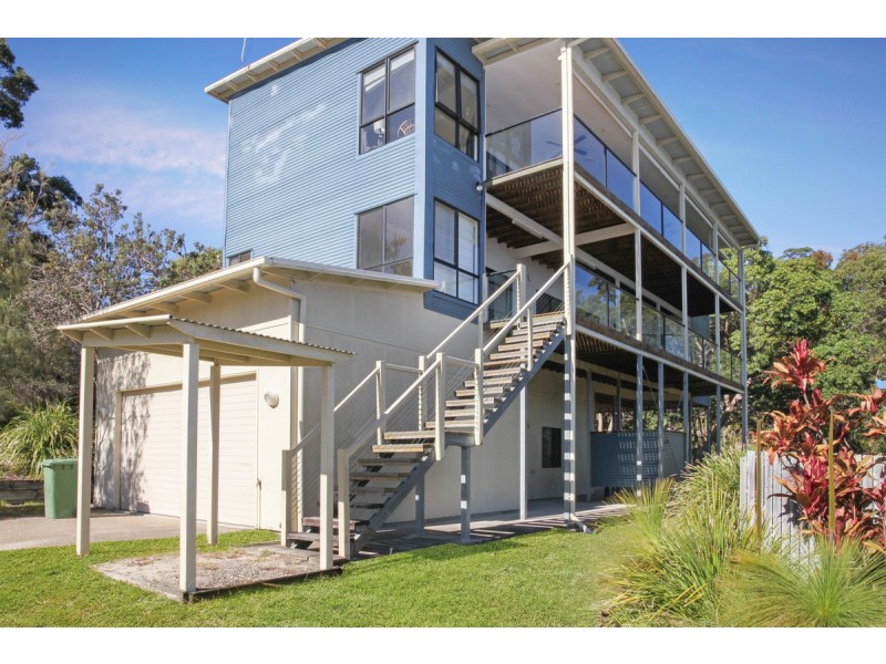 22 Nautilus Drive, Tangalooma QLD 4025