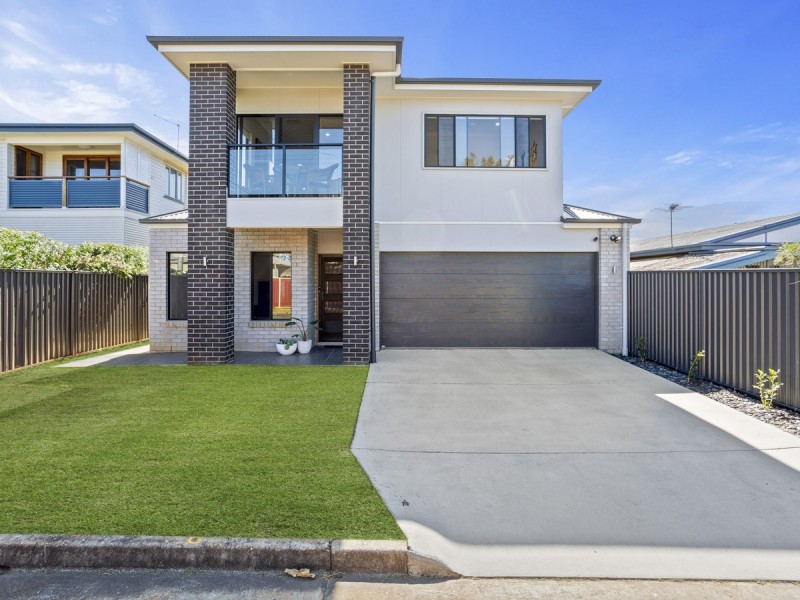 8 Higlett Street, Scarborough QLD 4020