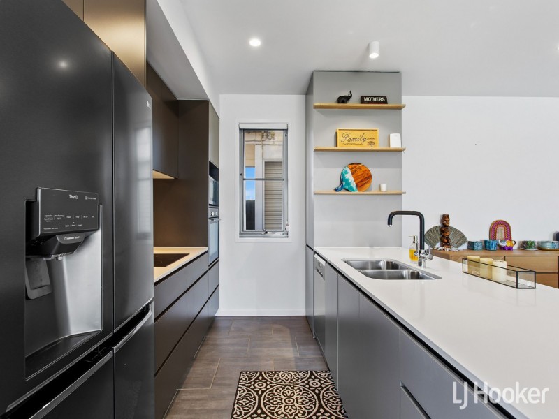 15 Captain Avenue, Newport QLD 4020