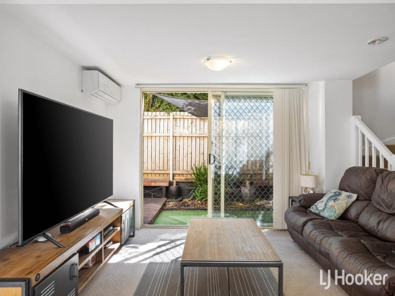 2/36 Silvyn Street, Redcliffe QLD 4020