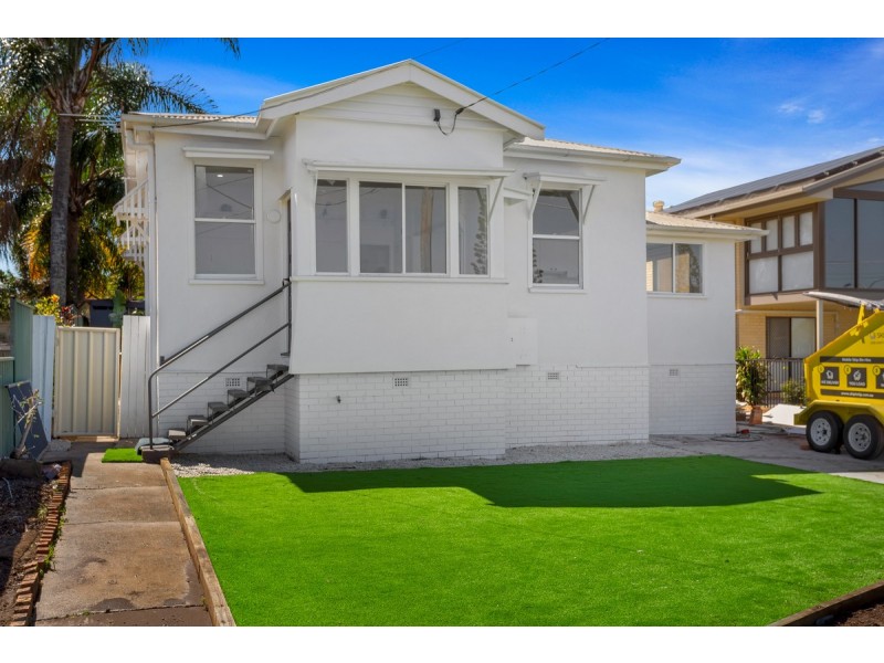 98 Hornibrook Esplanade, Clontarf QLD 4019