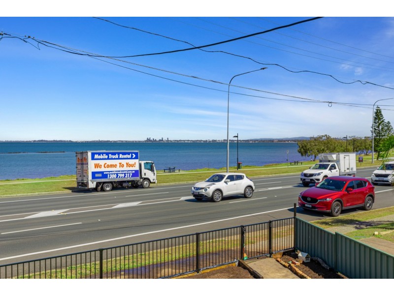 98 Hornibrook Esplanade, Clontarf QLD 4019