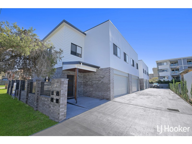 2/8 Meredith Street, Redcliffe QLD 4020