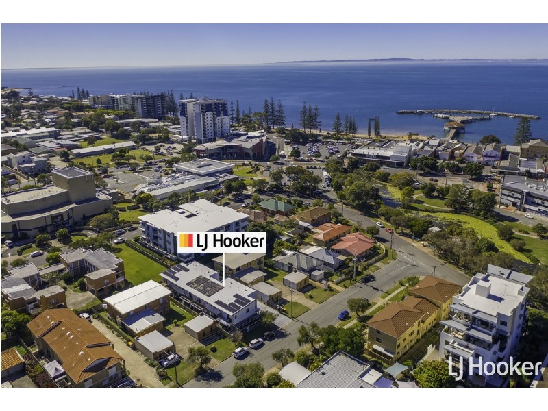 2/8 Meredith Street, Redcliffe QLD 4020