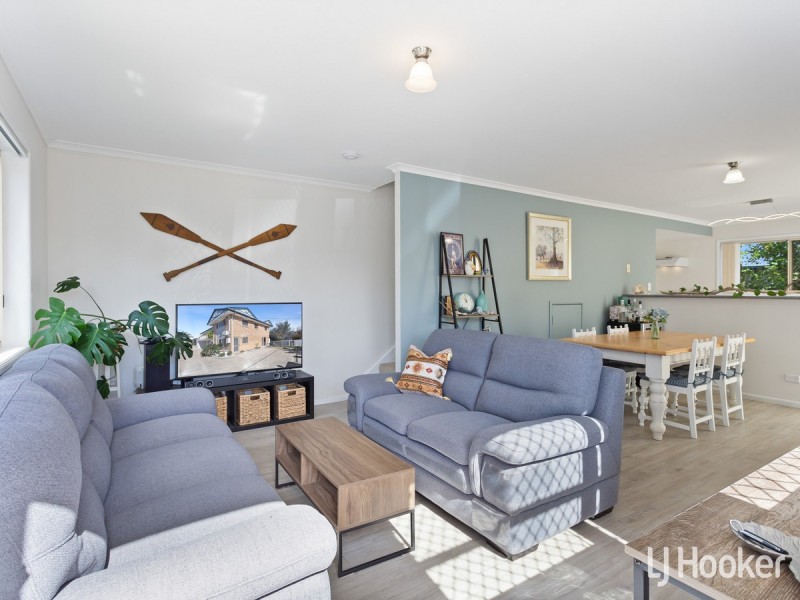 2/23-27 Bailey Street, Woody Point QLD 4019