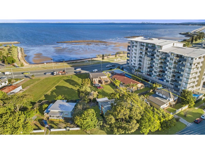88 Hornibrook Esplanade, Clontarf QLD 4019