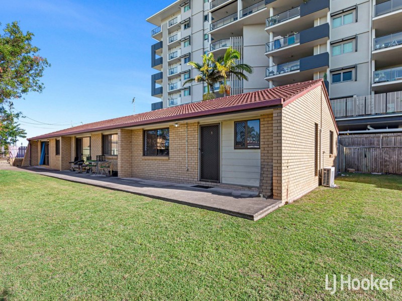 88 Hornibrook Esplanade, Clontarf QLD 4019