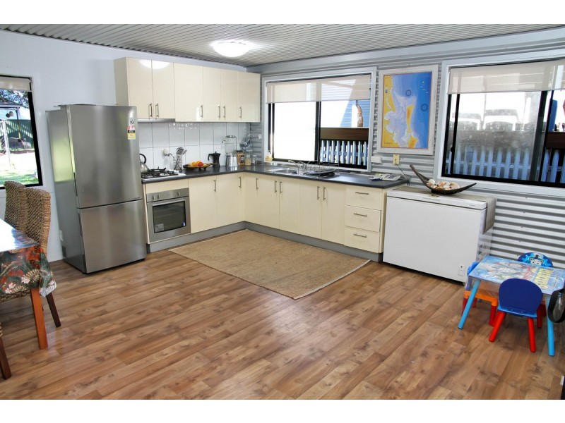 14 Pilot Street, Bulwer QLD 4025