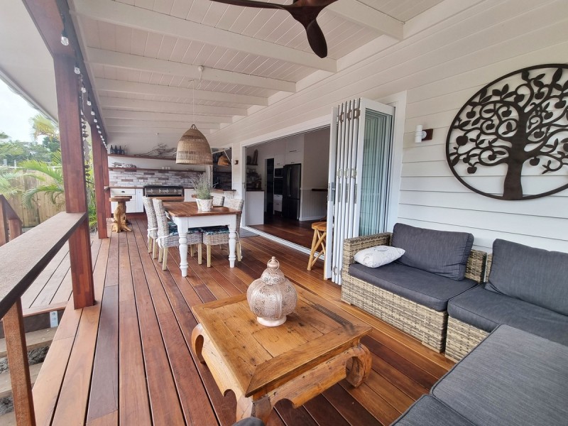 93 The Strand, Bulwer QLD 4025