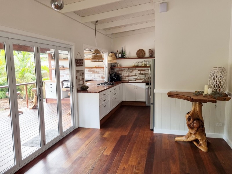 93 The Strand, Bulwer QLD 4025