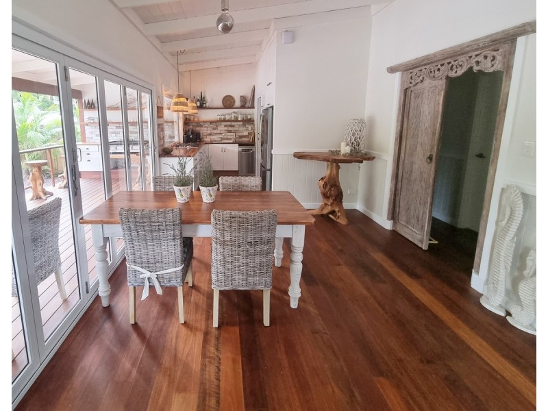 93 The Strand, Bulwer QLD 4025