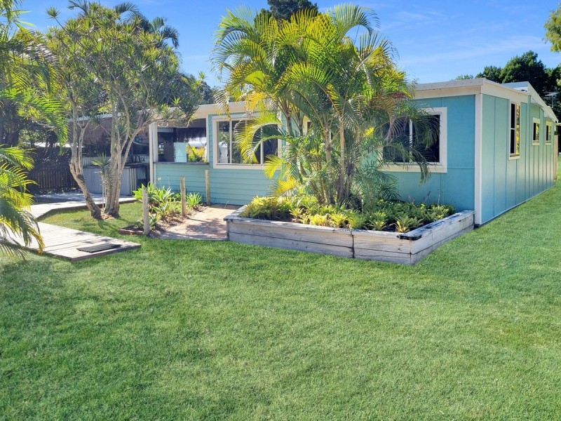 93 The Strand, Bulwer QLD 4025