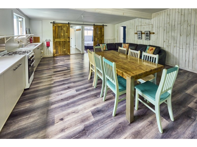 93 The Strand, Bulwer QLD 4025