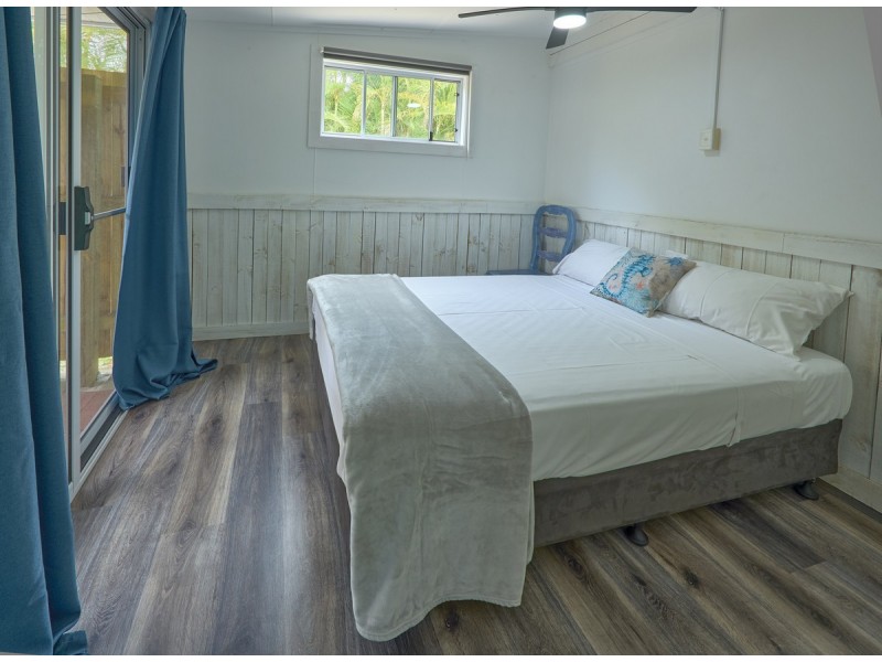 93 The Strand, Bulwer QLD 4025