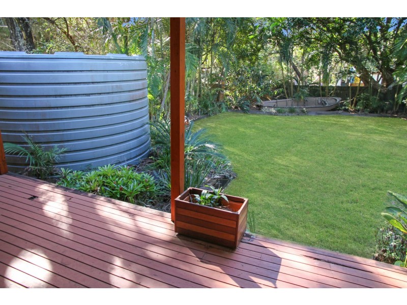 8 Owens Place, Bulwer QLD 4025