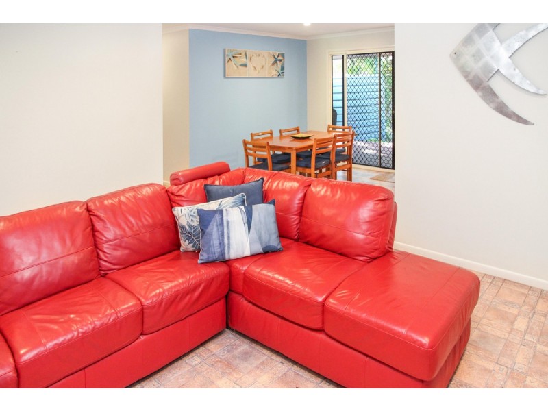 8 Owens Place, Bulwer QLD 4025